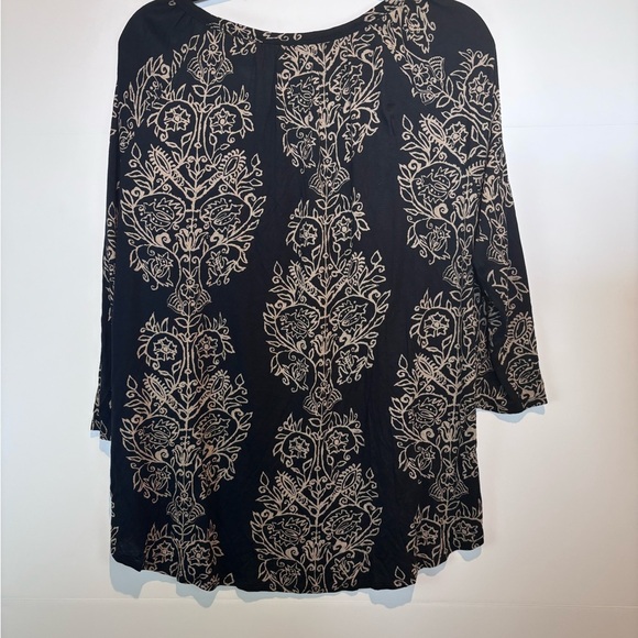 Lucky Brand Black & White Floral Boho Peasant Top – Women’s Plus 1X - Picture 3 of 9